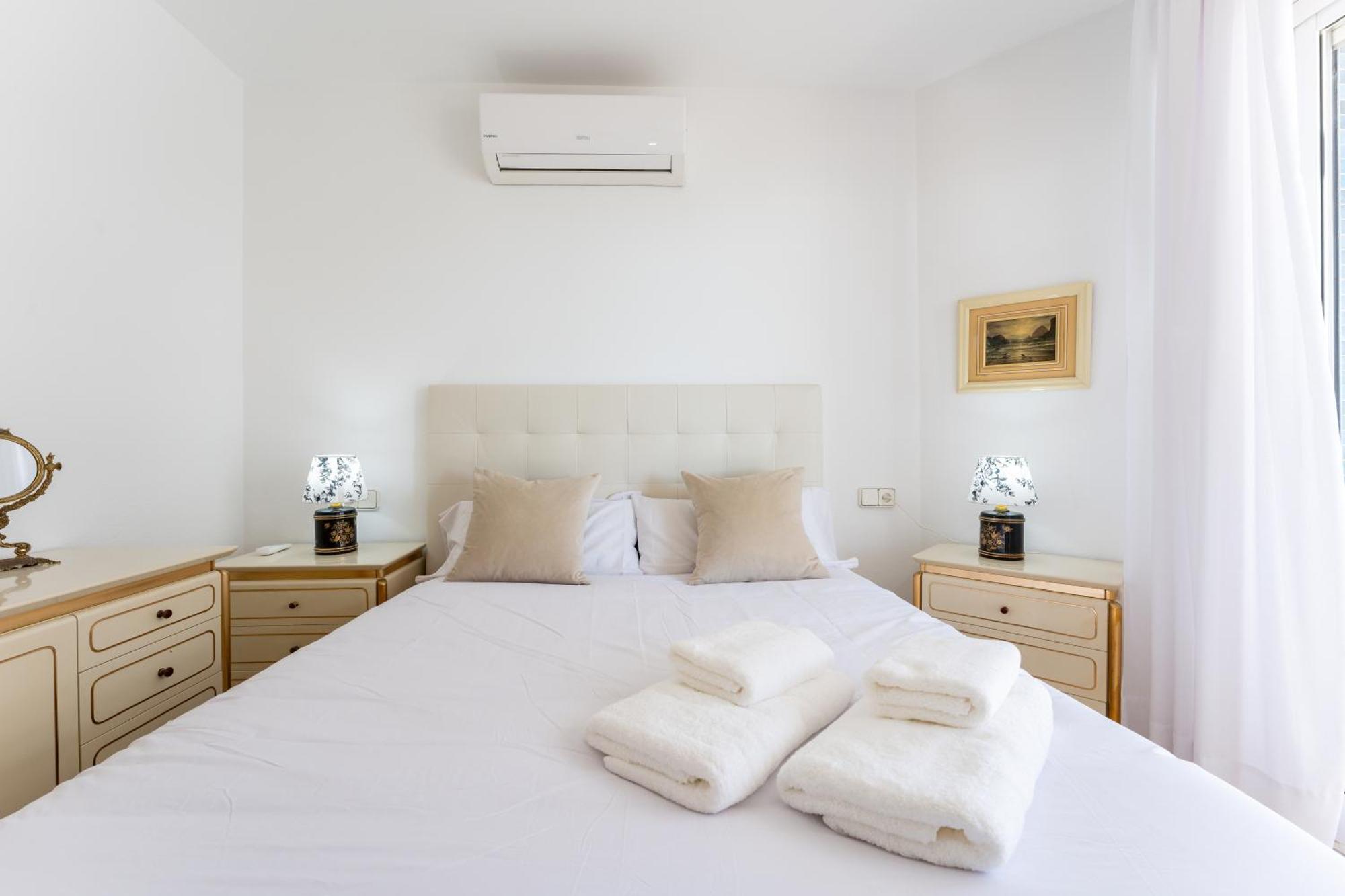 Tropico Carihuela View & Parking Apartment Torremolinos Bagian luar foto