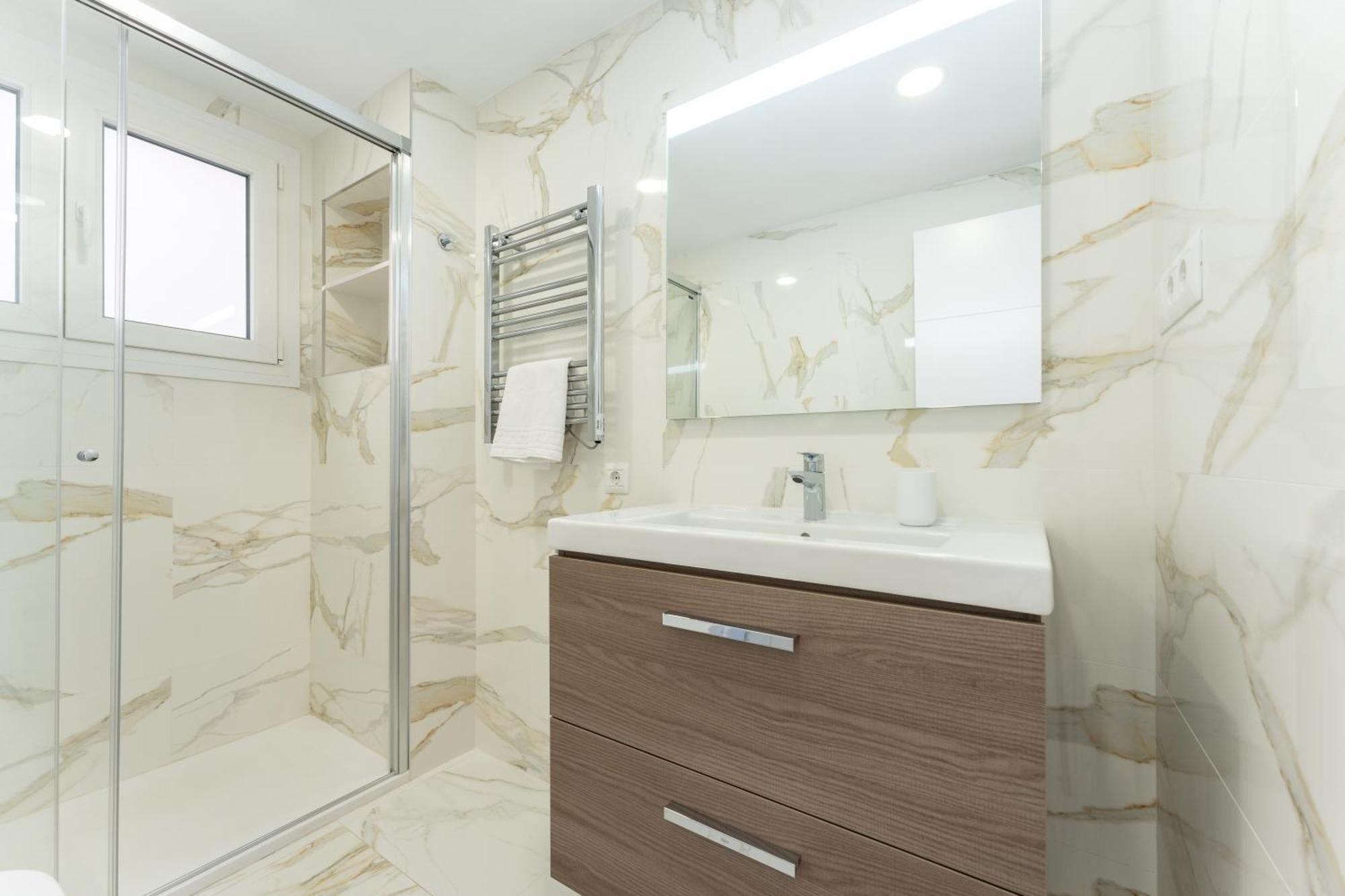 Tropico Carihuela View & Parking Apartment Torremolinos Bagian luar foto