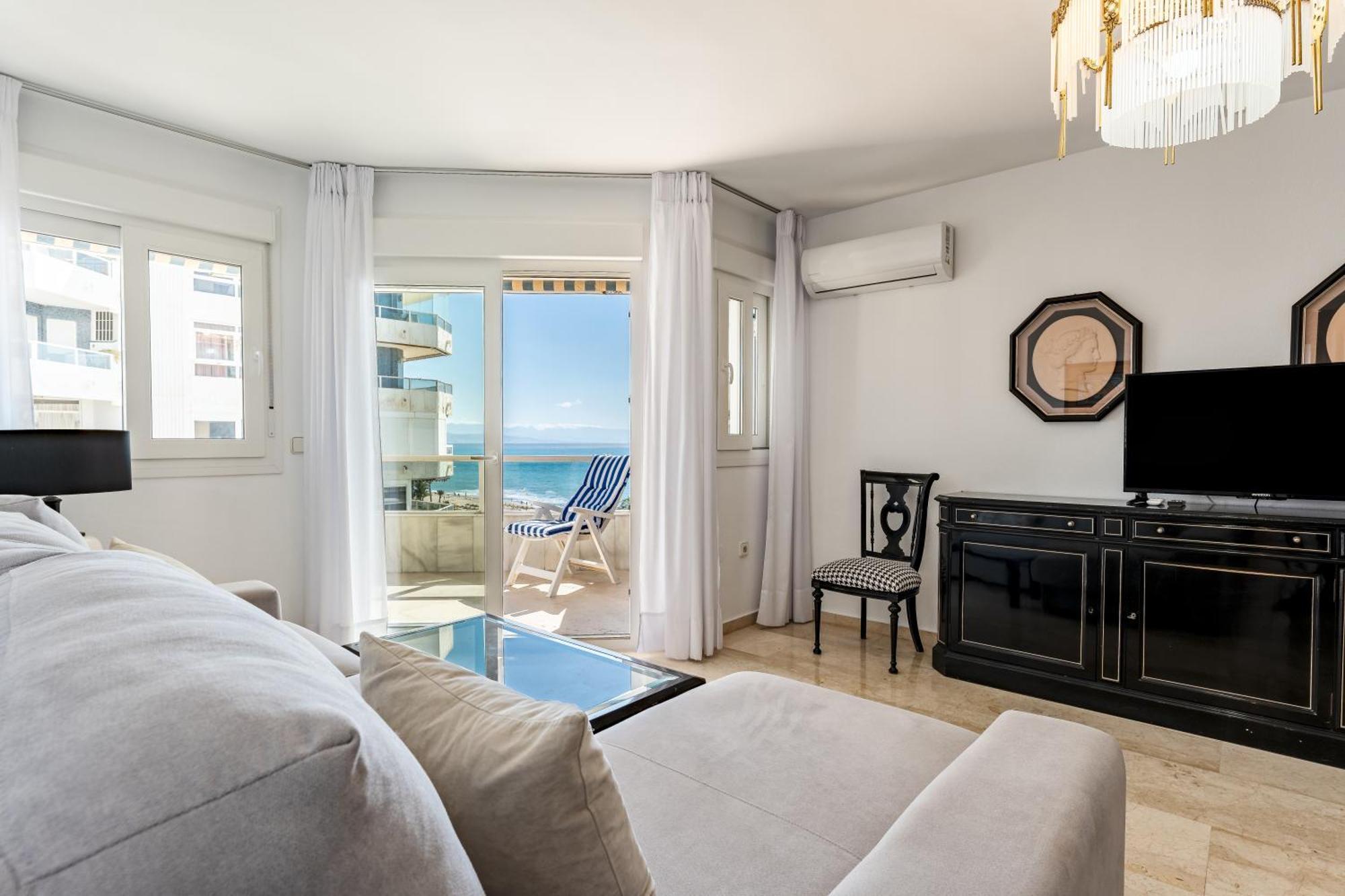 Tropico Carihuela View & Parking Apartment Torremolinos Bagian luar foto