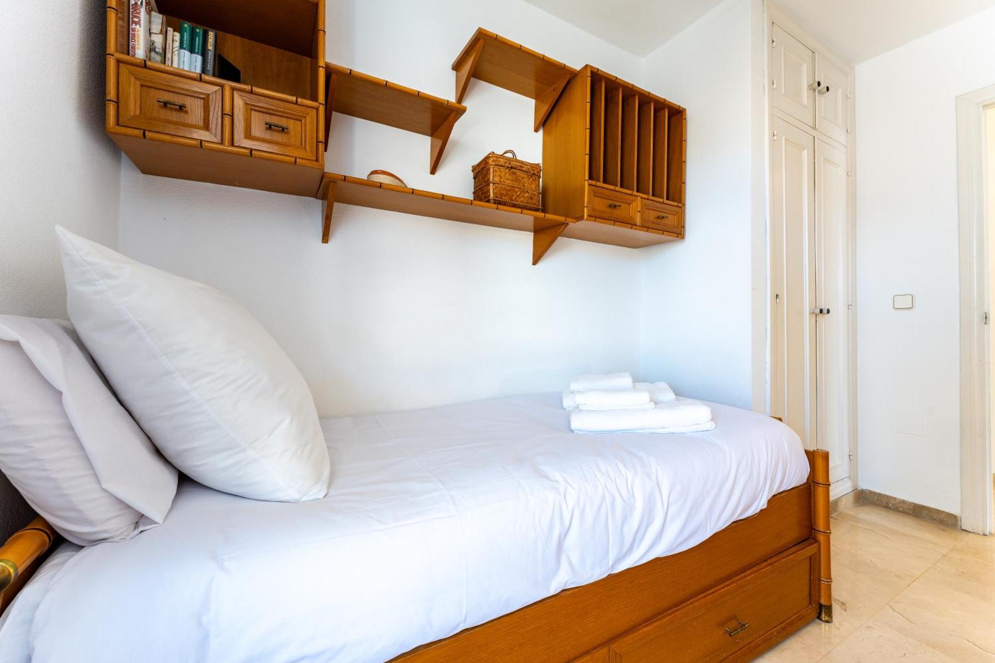 Tropico Carihuela View & Parking Apartment Torremolinos Bagian luar foto