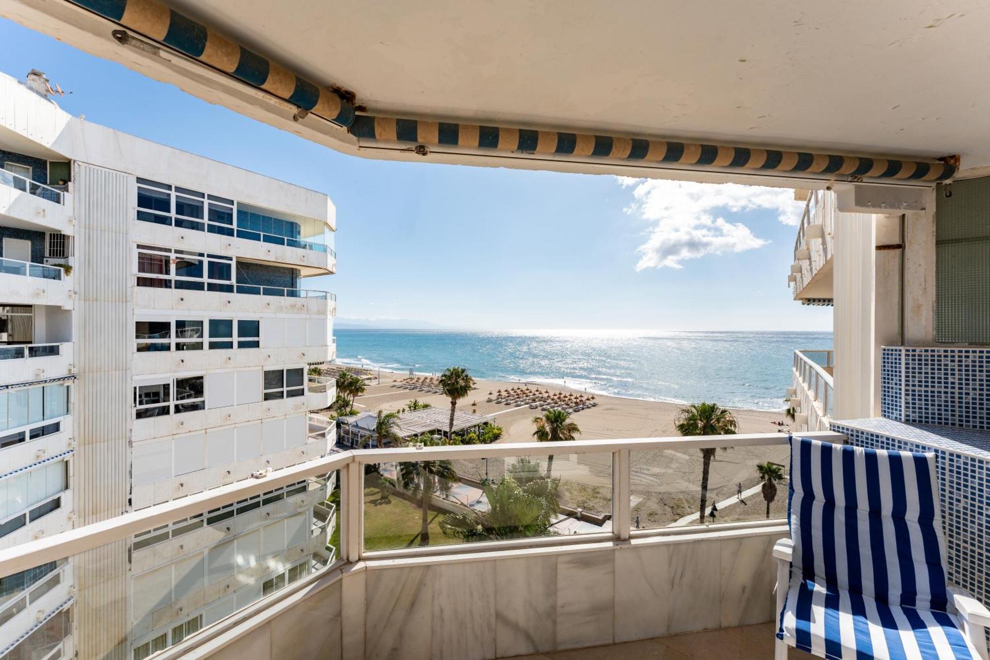Tropico Carihuela View & Parking Apartment Torremolinos Bagian luar foto