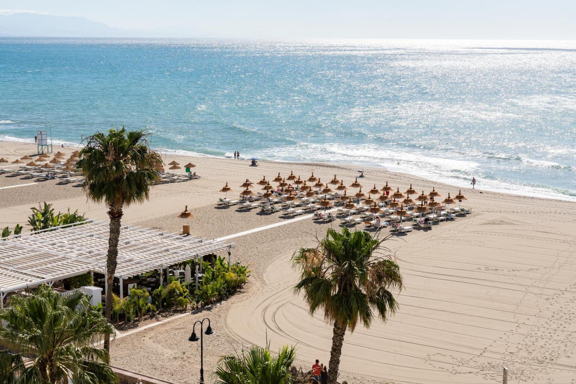 Tropico Carihuela View & Parking Apartment Torremolinos Bagian luar foto