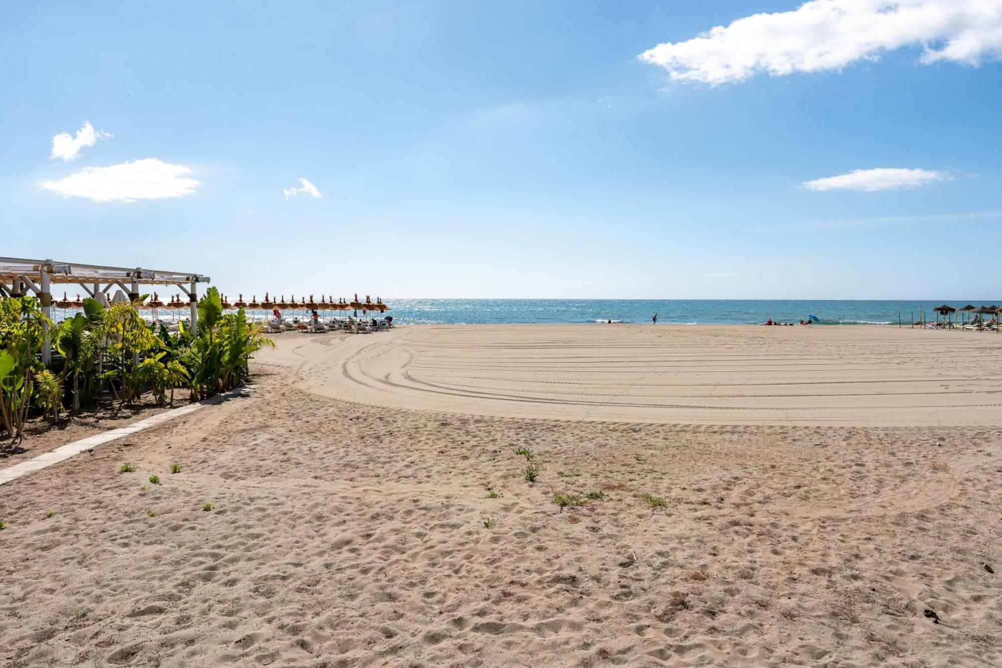 Tropico Carihuela View & Parking Apartment Torremolinos Bagian luar foto